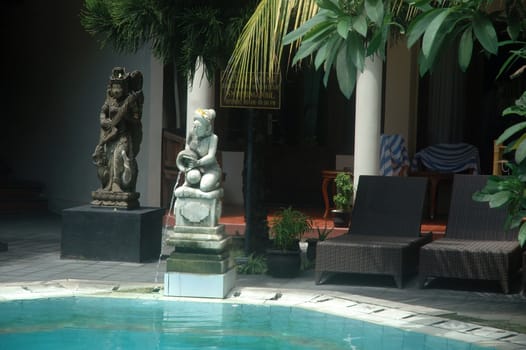 swimming pool that commonly found in hotel area
