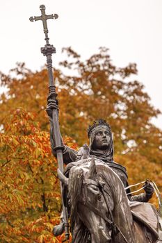 Queen Isabella of Castile Statue Riding a Horse  Marching into Granada 1492 Paseo de la Castellena Madrid Spain.  Statue made of Bronze and Stone by Manuel Oms y Canet in 1883.