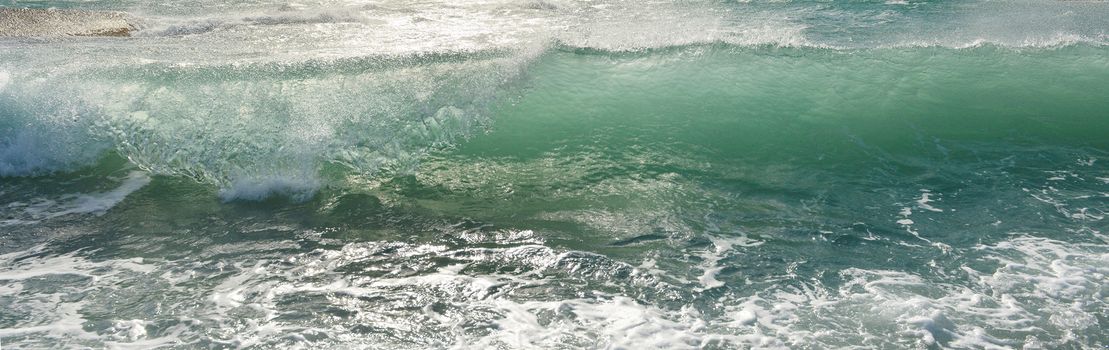 Transparent sea wave