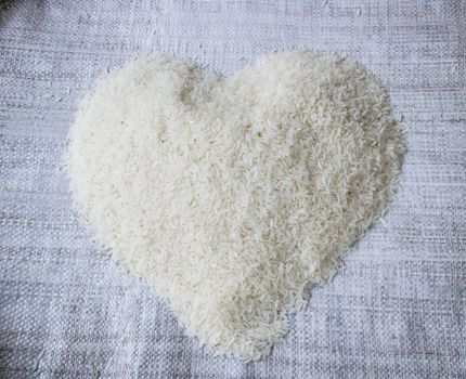 Uncooked jasmine rice heart sign