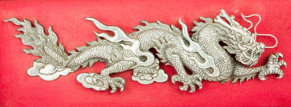 Dragon made ������of steel plate