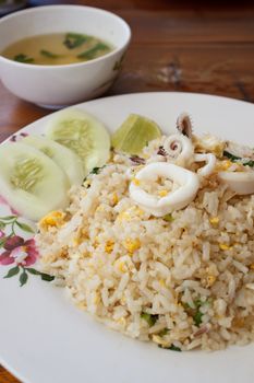 Fried rice with squid and mild soup