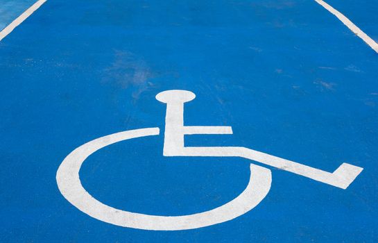blue disabled parking sign