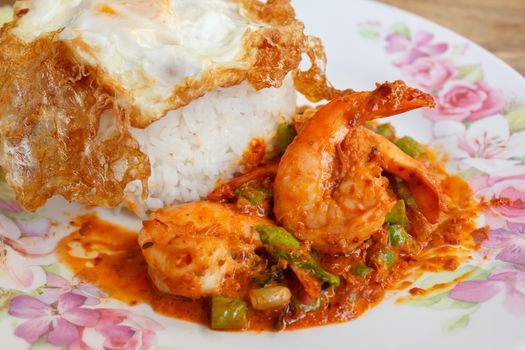Prawns fried with curry sauce - Thai food