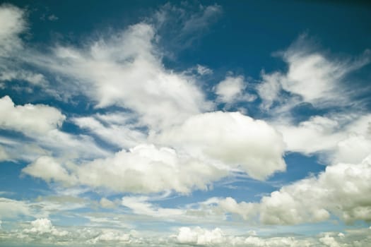 clouds in the blue sky