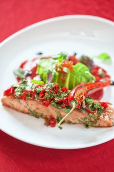baked salmon with herbs and cayenne pepper