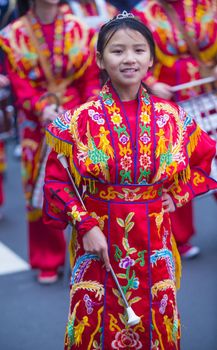 SAN FRANCISCO - FEB 15 : Unidentified dress up children performing during the Chinese New Year Parade in San Francisco , California on February 15 2014 , It is the largest Asian event in North America 