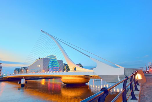 The Samuel Beckett Bridge in night time