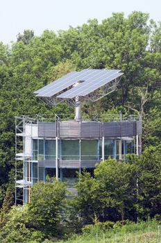 Solar House That Automatically Turns To The Sun