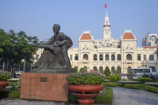 Statue of Ho Chi Minh with the People's Committee Building in the background