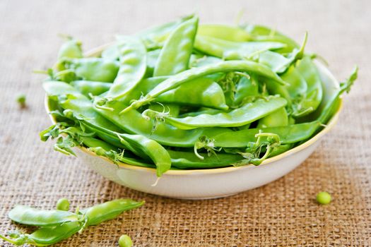 Fresh Snow pea in a bowl