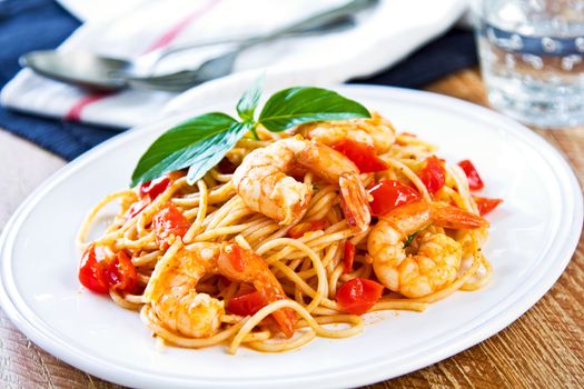 Spaghetti with prawn,cherry tomato and rocket