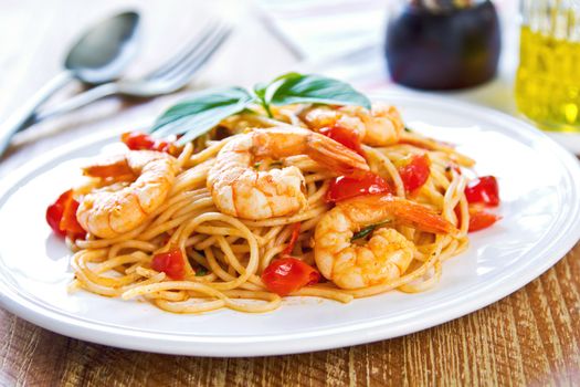 Spaghetti with prawn,cherry tomato and basil