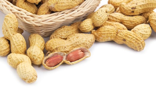 Dried peanuts