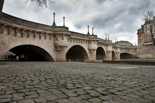 new bridge in Paris