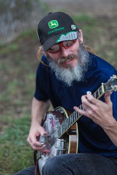 DES MOINES, IA /USA - AUGUST 10: Unidentified banjo player at the Iowa State Fair on August 10, 2014 in Des Moines, Iowa, USA.