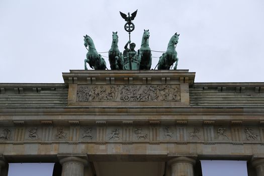 The statue on top of the Branderburger Tor in Berlin