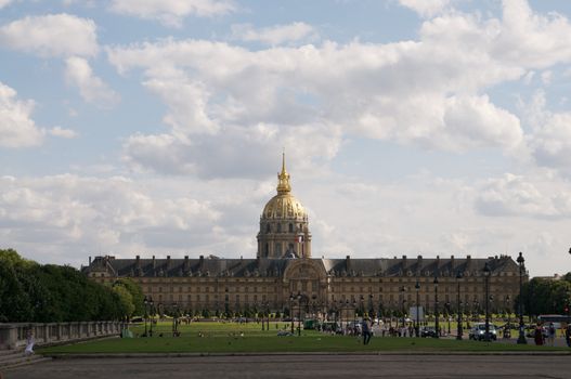 The picture of the Napoleon statue at the house of invalides