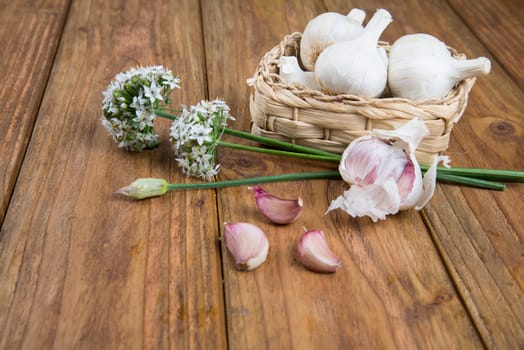 Fresh garlic bulb on kitchen table