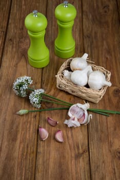 Fresh garlic bulb on kitchen table