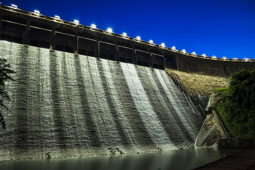 Dam at night 