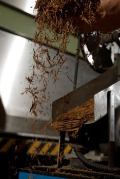 Fine cut tobacco quality inspection in a cigarette factory