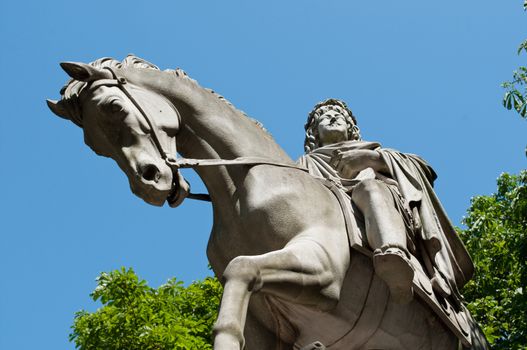 Henri IV statue in place of Vosges in Paris