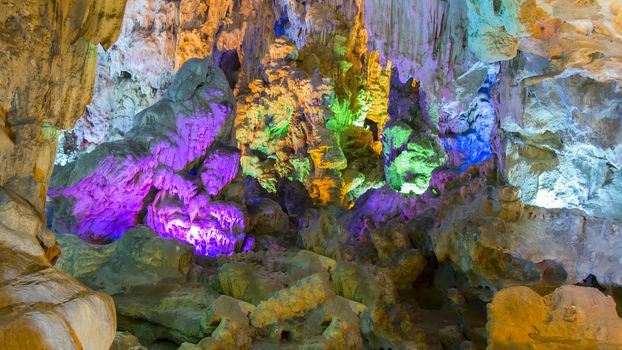 Dong Thien Cung Cave. Ha Long Bay, Vietnam.