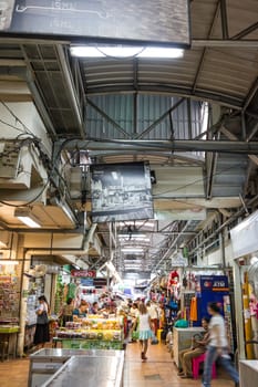 CHIANG MAI, THAILAND - JUL 28, 2014: Unidentified shoppers at Waroros market on Jul 28, 2014 in Chiang Mai, Thailand. The famous market has been in operation since 1910.