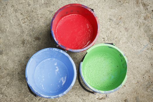 Three old containing color silkscreen in factory.