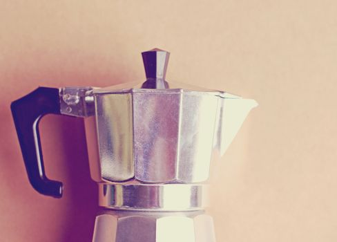 Italian coffee maker with retro filter effect