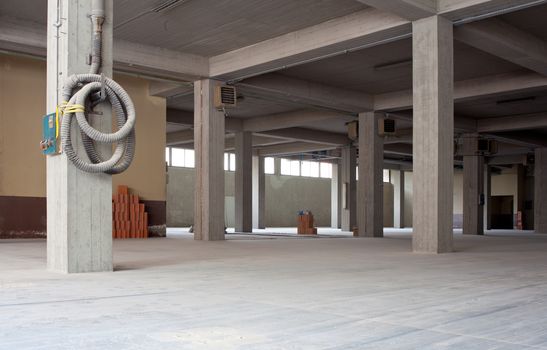 View of empty big room, ex garage.