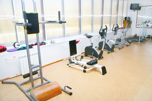 Sports training apparatus in exercise room