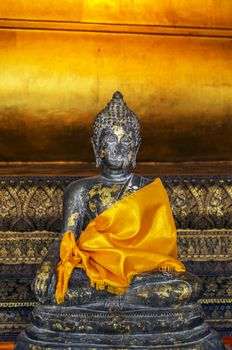 thai buddha statue at wat pho temple