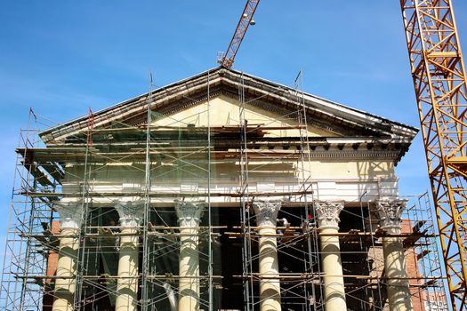 Restoration of an ancient classical building in Chelyabinsk