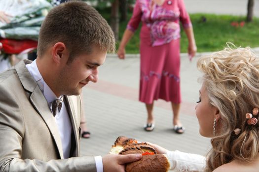 Young married couple in the wedding day