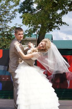 Young married couple in the wedding day