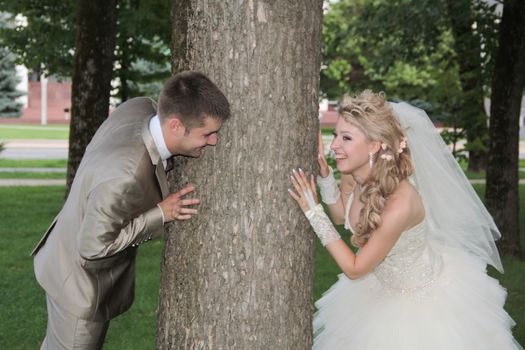 Young married couple in the wedding day