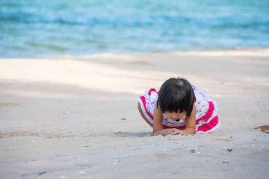 lanscape happy girl children playing on the beach