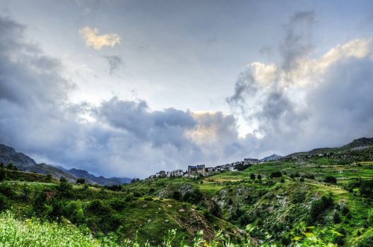 The 5 resorts of the Aragonese Pyrenees Ast��n, Candanch��, Cerler and Formigal not only have the perfect snow in winter, they are also ideal for walking or mountain bike in the summer.