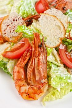 Tasty shrimp salad with vegetables