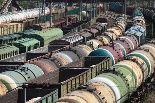 train station jammed wagons