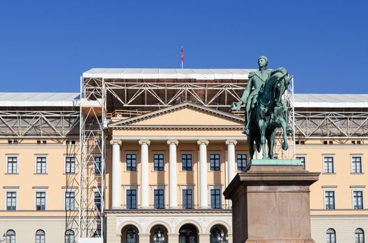 Royal Palace (Det kongelige slott) and Statue of Norwegian King Carl Johan XIV  Oslo, Norway