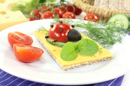 Crisp bread with cheese, tomato and dill