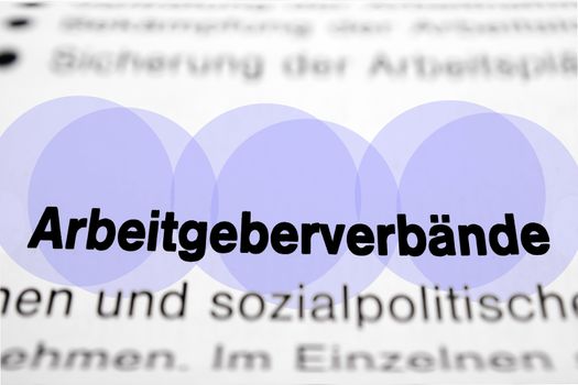 Text auf Seite "Arbeitgeberverbände" mit markierung horizontale Nahaufnahme