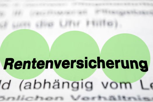 Text auf Seite "Rentenversichrung" mit markierung horizontale Nahaufnahme