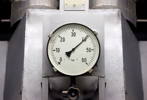 Manometers in high pressure industrial environment