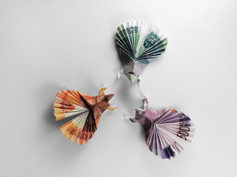 three birds origami banknotes 