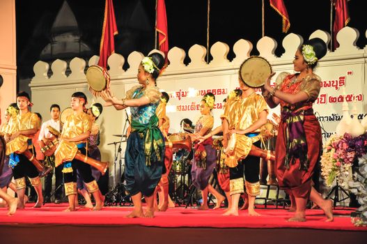 Lopburi, Thailand.- February 21, 2014 : The cultural drum dance show in the event King Narai Reign Fair 2014, take place in the Narai Ratchaniwet,on February 21, 2014 in Lopburi, Thailand.