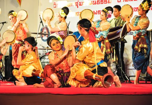 Lopburi, Thailand.- February 21, 2014 : The cultural drum dance show in the event King Narai Reign Fair 2014, take place in the Narai Ratchaniwet,on February 21, 2014 in Lopburi, Thailand.